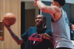 莱昂纳德&哈登&保罗&比尔&祖巴茨合练 小卡强硬上篮打进