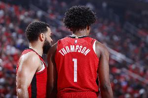 阿门谈范弗里特受伤：我会努力成为场上的教练 还要控制失误