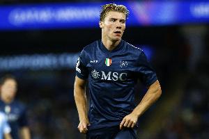 全市场：霍伊伦没用惯用脚就打进3球，也许英格兰球迷已在怀念他