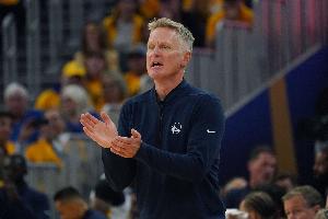 科尔：巴库追是领袖能主导更衣室氛围 库明加不会破坏球队团结