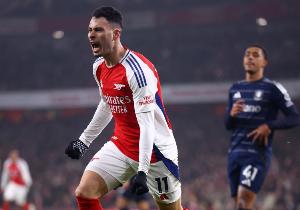 马丁内利连续两场欧冠取得进球，为生涯首次做到