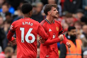 记者：芒特被换下时球迷起立为其鼓掌，也许是其曼联生涯最佳表现