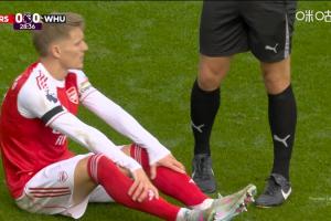 🤕阿森纳队长厄德高本赛季第3次因伤下场，左膝受伤无法坚持