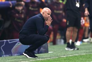 卫冕冠军利物浦单赛季两次被补时绝杀，04-05赛季阿森纳后首队