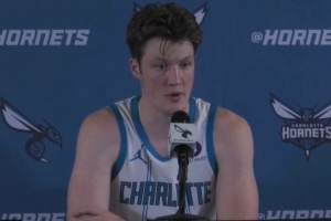 克尼佩尔：我们几个年轻人场上没沟通犯了错误 这情况不应再发生