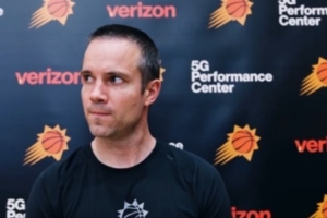 太阳新帅：作为主教练的感觉还不错 但我知道还有新的难关要过