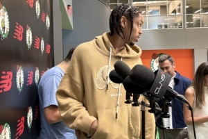 米诺特：我们想把比赛节奏打得飞快 我可能是队里速度最快的