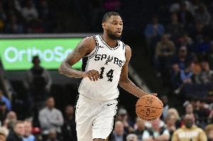 卡马拉：布雷克-韦斯利速度非常快我喜欢他的风格 防守端非常努力