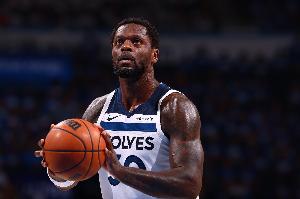 今天效率还行！兰德尔11中6&罚球3中2拿到14分4篮板1助攻1抢断