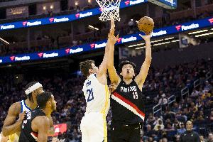 媒体人：体能对抗犯规控制是杨瀚森需要改进的 谁都有交学费过程