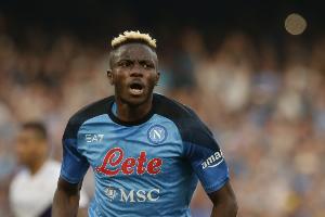 含泪转会！奥斯梅恩：被迫签约那不勒斯，痛失父亲未能见最后一面