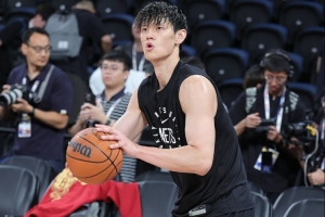 曾凡博在篮网定位是3D 所以短暂出场是正常的 希望小曾保持好心态