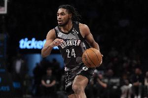 中国赛半场战报-托马斯18+6 曾凡博3分钟2犯 篮网71-59领先太阳