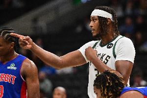 波蒂斯：我很欣赏特纳的领导力 他求胜欲很强很庆幸他在我们队里