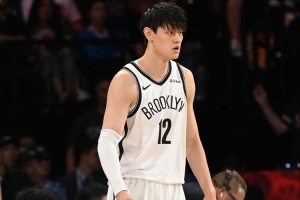 曾凡博：在个人层面我有进步 有起伏正常&我不会放弃训练和康复