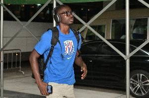 记者：返回非洲的申花外援阿苏埃，遭遇比赛突然取消的怪事