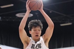 乐福：杨瀚森2.16米能做背运+转身这就是天赋 我为他高兴