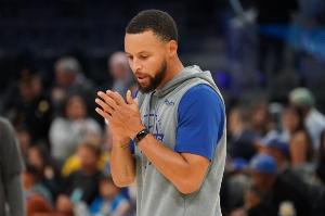 邓利维：库里至少能再打三年 人们预测他走下坡路但从未如此
