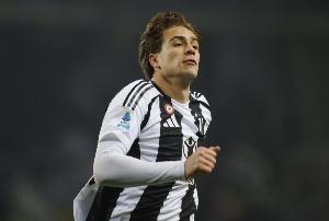 有意挖角👀土媒：利物浦密切关注伊尔迪兹，派球探考察其表现