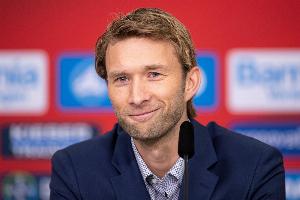 埃切维里仅获75分钟出场时间，药厂总监：球队首先要稳固防守