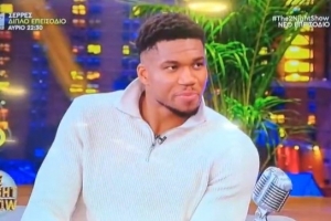 字母哥：雄鹿给了我一切 改变了我们人生 当下我只想再为球队多管