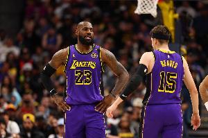 里夫斯：詹姆斯能提升你的自信 他总是面带笑容似乎从不会心情差