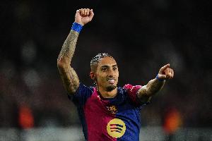 世体：拉菲尼亚伤病恢复顺利，有望赶上26日的国家德比