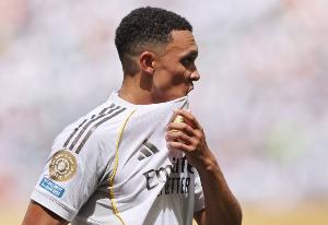 阿斯：阿诺德恢复期有望缩短至五周，但不太可能首战战巴萨