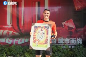 直播吧中超最佳|周定洋：成都有最好的球迷 爱吃麻婆豆腐和干拌面