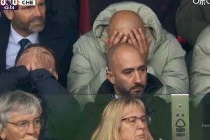 安德烈-桑托斯错失单刀良机，马雷斯卡观众席上痛苦捂脸