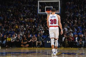 库里：休赛期苦练不是万全之策 可控之事唯有睡眠与心静