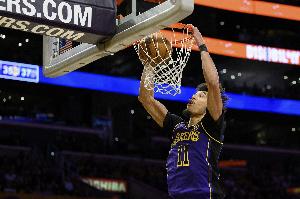 因右手腕扭伤退赛！雷迪克：海斯X光结果阴性 周日应会有伤情更新