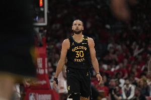 库里：第17个赛季的感觉非常好 希望能赢对阵湖人的揭幕战