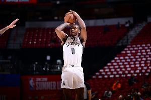 雷霆官方：球队裁掉前锋怀特黑德&扎克-奥斯汀&马莱维-莱昂斯