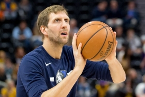 维拉纽瓦：德克是比甜瓜更好的得分手 贾巴尔和邮差也比后者强