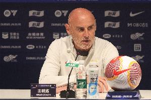 穆斯卡特：我们在亚冠的表现逐步提升 古斯塔沃红牌比较难以理解