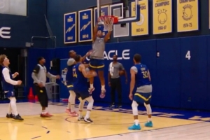 新赛季开始前最后一练！勇士官方发布队内对抗训练集锦