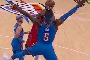 全是细节😤KD面对包夹急停&无视多特张牙舞爪防守强硬命中！