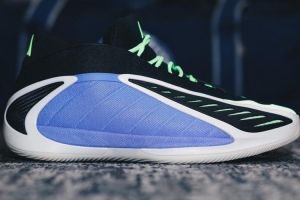 比第一代好看吗？森林狼官方社媒晒爱德华兹揭幕战战靴AE 2！