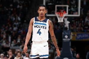 芬奇谈迪林厄姆未上场：现在还早 我会在排兵布阵上留出自由度