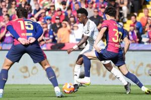 足坛最势均力敌的宿敌对决！皇马巴萨国家德比“咬”得有多紧？