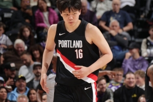 拿下生涯首分！拓记：杨瀚森罚球时现场隐约传来“MVP”的呼喊声