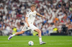 马卡：赫伊森今天恢复合练且没有任何不适，他可以出战国家德比