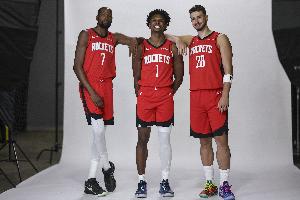 乱乱乱！申京本该执行最后一攻？3中3的KD没看他传给0出手的阿门