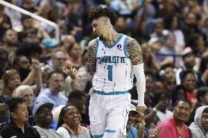 很猛！三球前三战场均28.3分8板9.7助 三项命中率为48%/42%/80%