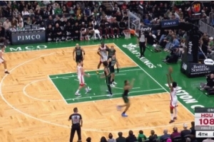 万箭齐发！谢泼德和伊森相继三分穿针 火箭领先33分打停凯尔特人