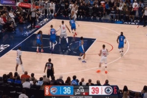 里突外投！科林斯突然来状态 三分命中后个人已得到13分