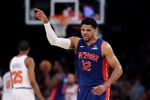 场均13.5分6板！活塞主帅：哈里斯高位脚踝扭伤 为每日观察状态