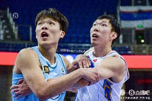 周琦谈杨瀚森：建议谈不上 不同阶段有不同困难 希望把心态调整好