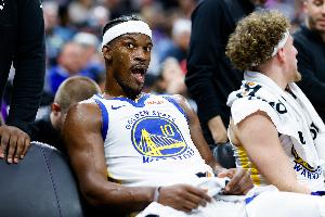 😎路走宽了！巴特勒篮下给球队老大波杰姆斯基让篮板